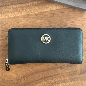 Michael Kors Zip Wallet